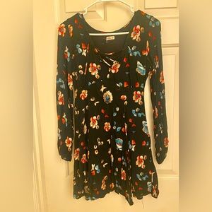 Women’s Hollister dress. Perfect for the Holidays ❄️ Size XS